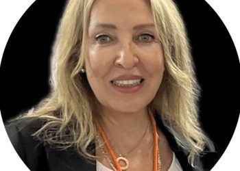 سمر قادرة ممثلة فيف ابو ظبي 2025في الخليج العربي