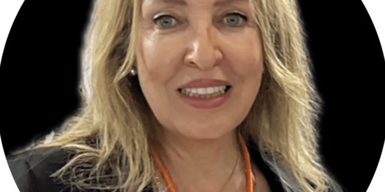 سمر قادرة ممثلة فيف ابو ظبي 2025في الخليج العربي